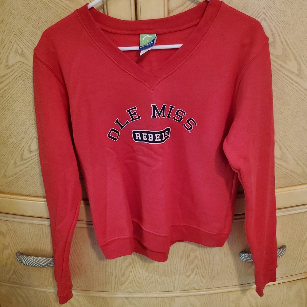 New never worn women's ole miss sweatshirt. Fleece lined. Size L but runs small